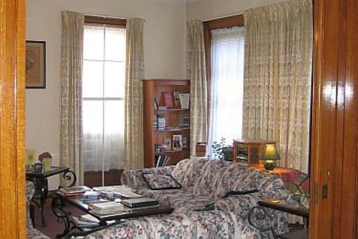 Olde Judge Mansion photo 5