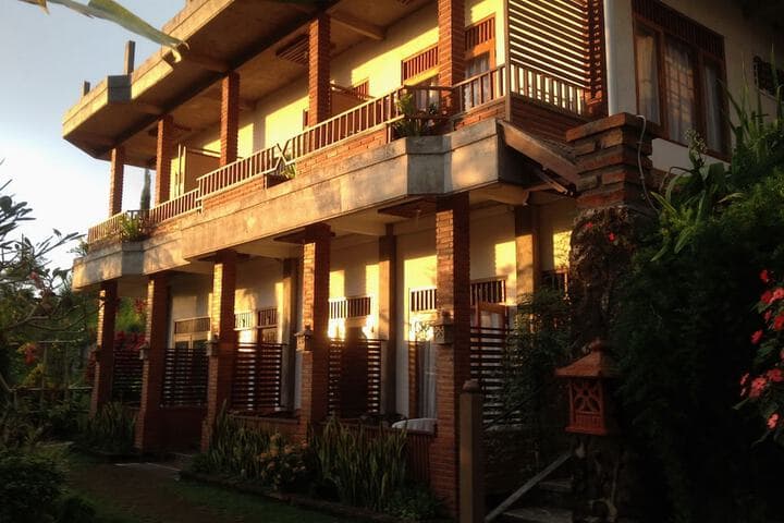 KARANG SARI Guesthouse & Restaurant photo 4