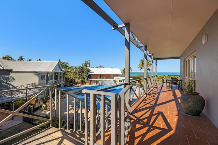 Moonlight Bay Suites photo 4