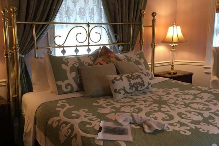 Parsonage Inn photo 4
