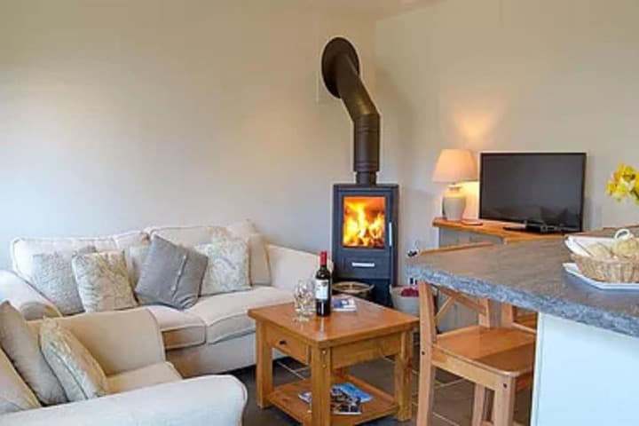 Burton Farmhouse photo 5