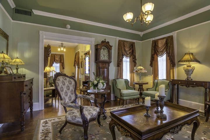 Victorian House Bed & Breakfast photo 1