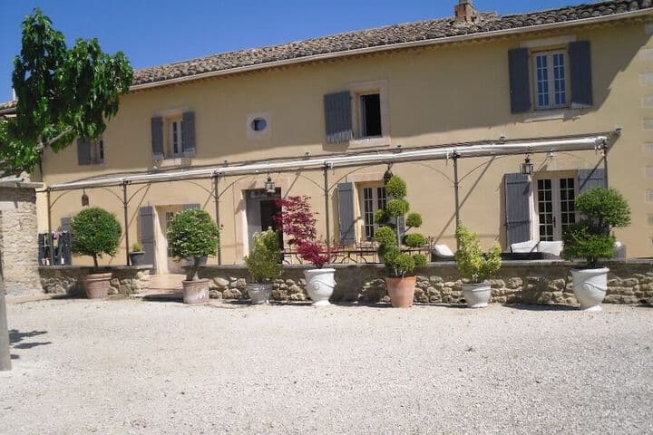 Maubec destination view