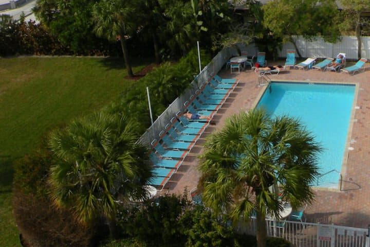 South Beach Condo Hotel photo 2