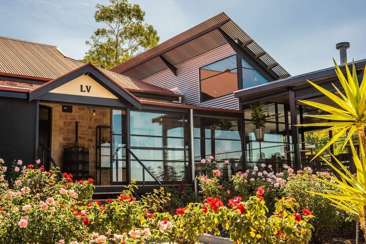 Longview Vineyard destination view