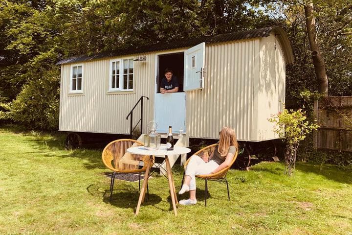 Somerleyton Meadows The Hideaway Hut & Hot Tub photo 1