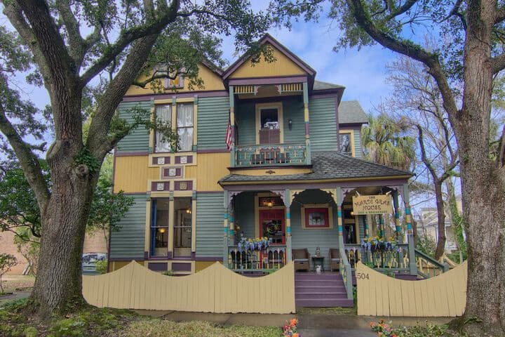 The Mardi Gras House photo 2