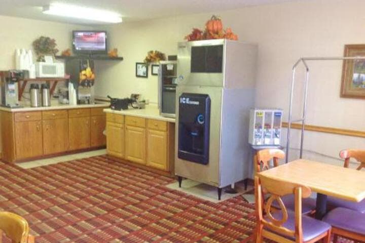 Americas Best Value Inn photo 2