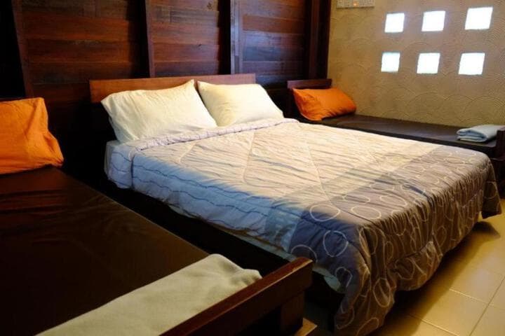 TNT Novelty Vacation House photo 3