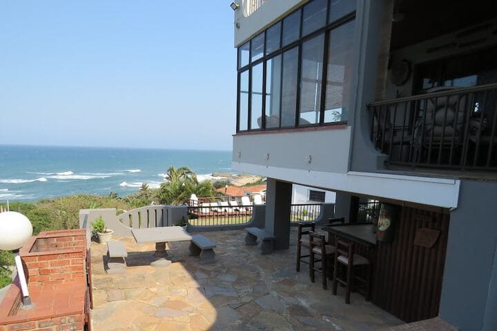 Beachcomber Bay Guest House photo 2