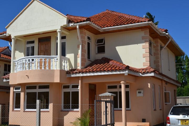 Azanza Mtwapa Holiday Home photo 3