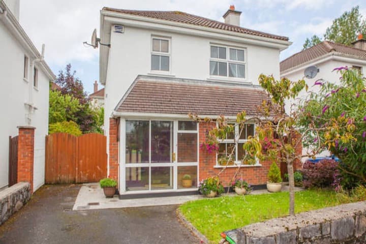 Woodfield House photo 1