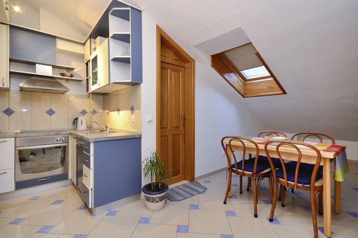 House Topic photo 5