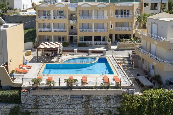Sunrise Studios & Apartments photo 3