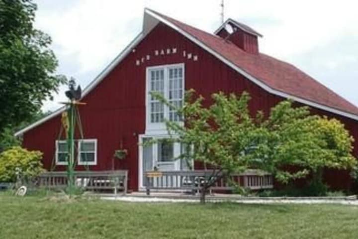 Kennedys Red Barn Inn photo 2