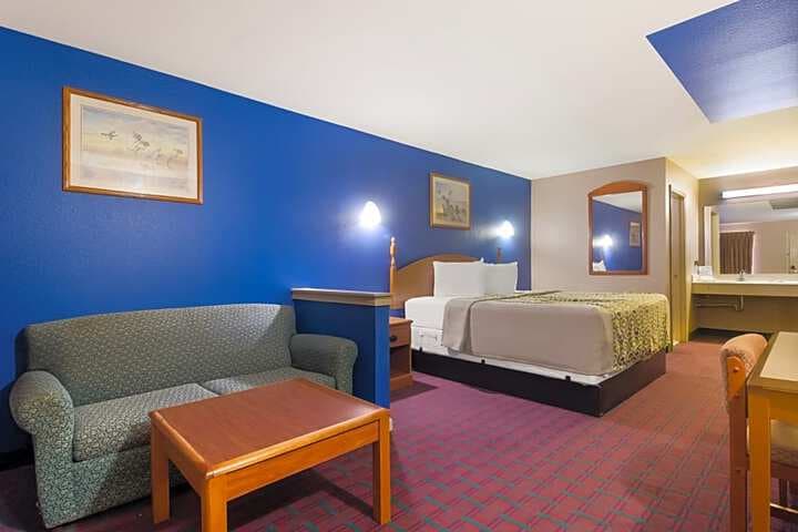 Scottish Inns Hankamer TX photo 3