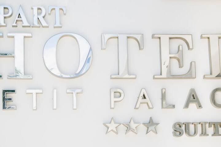 Petit Palace Apart Hotel Suites photo 2