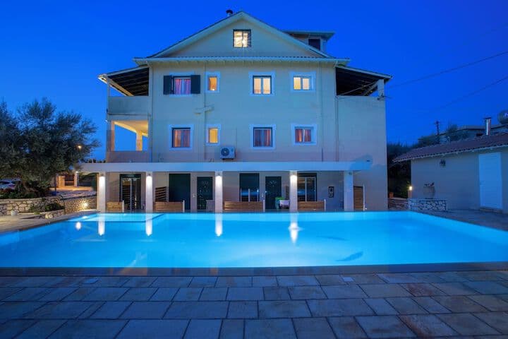 Apolpaina destination view