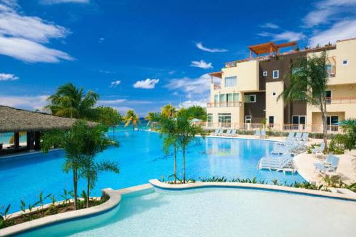 Grand Roatan Caribbean Resort photo 2