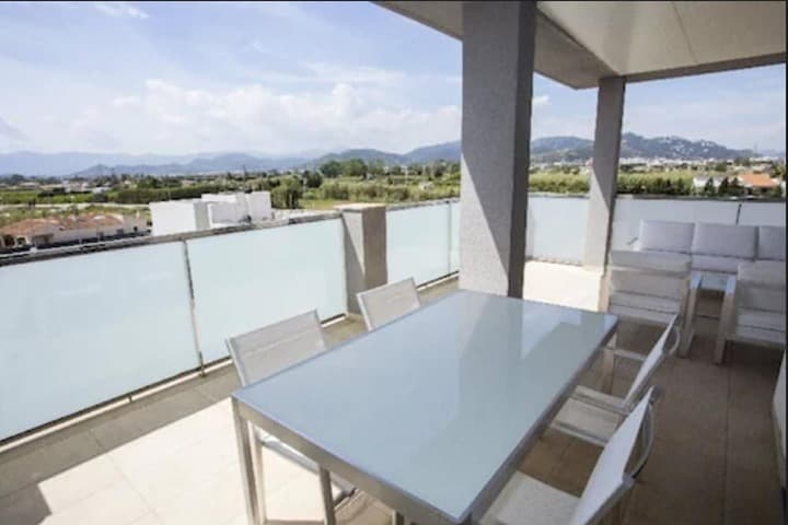 Oliva destination view