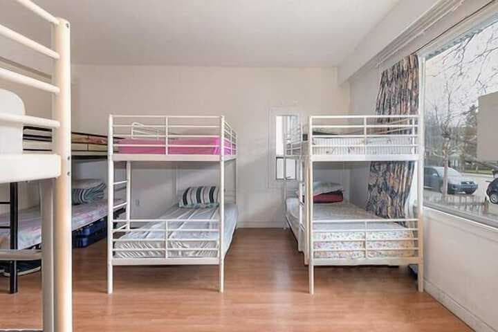 Kelowna Okanagan Lake Hostel photo 3