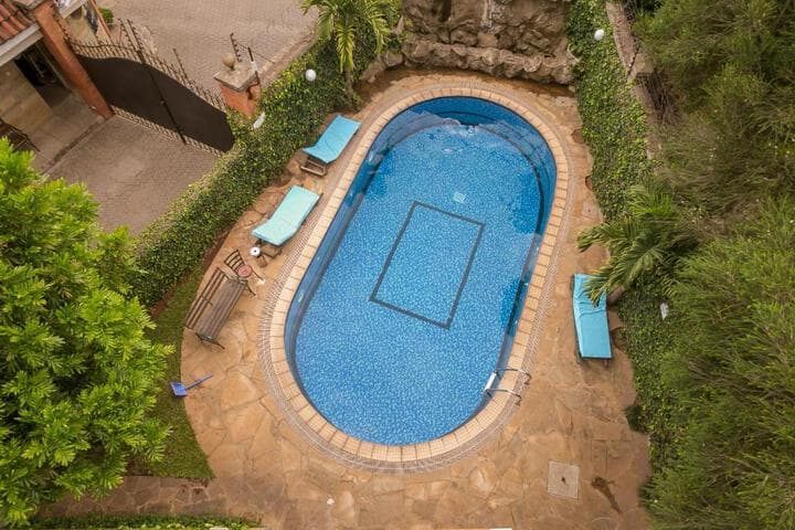 Meltonia Luxury Suites photo 2