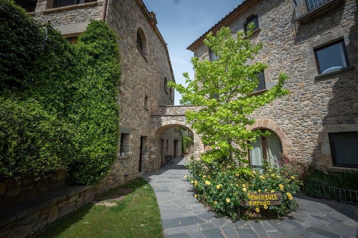 Sant Ferriol destination view