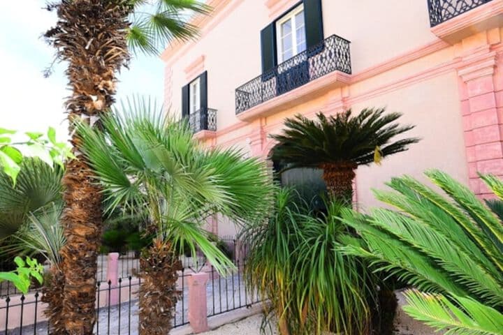 Palazzo Castriota photo 4