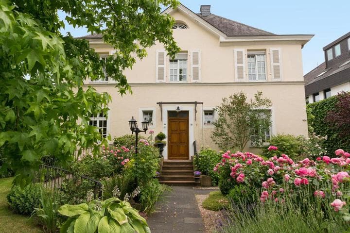 La Roseraie photo 1