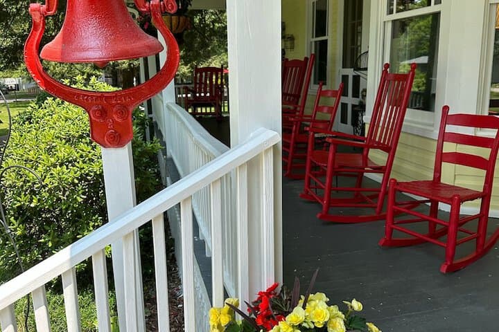 Red Rocker Inn photo 2