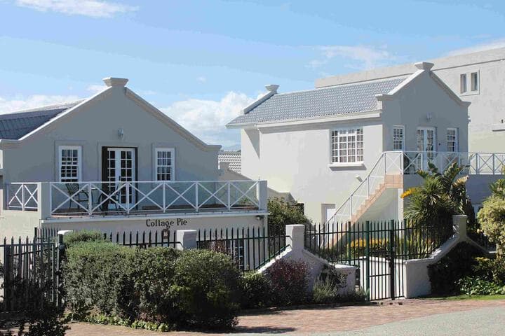 Robberg Beach Lodge Lion Roars Hotels & Lodges photo 5