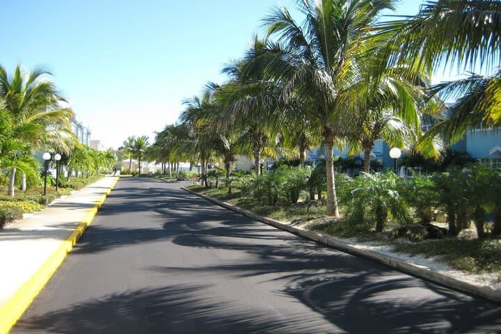 Barefoot Beach Resort photo 2