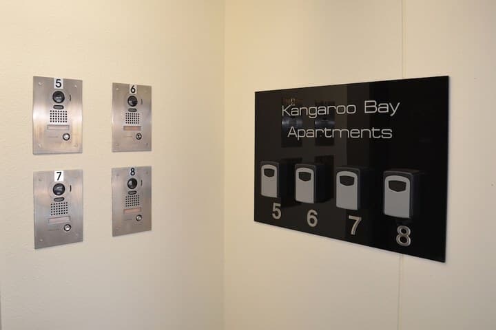 Kangaroo Bay Apartments photo 3