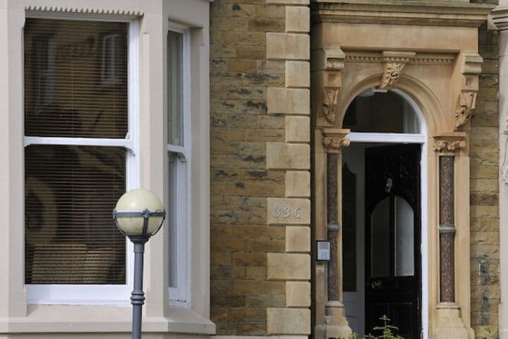 Howarth House Apartments photo 3