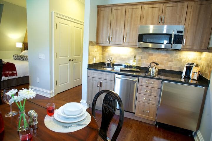 Guesthouse at Norwalk Inn photo 3