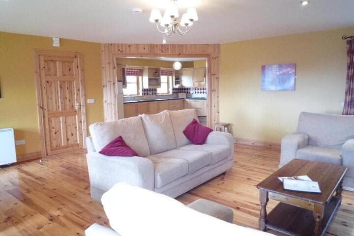Dingle Courtyard Cottages 2 Bed (Sleeps 4) photo 2