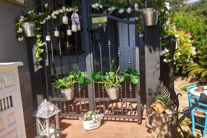 jasmine cottage photo 2