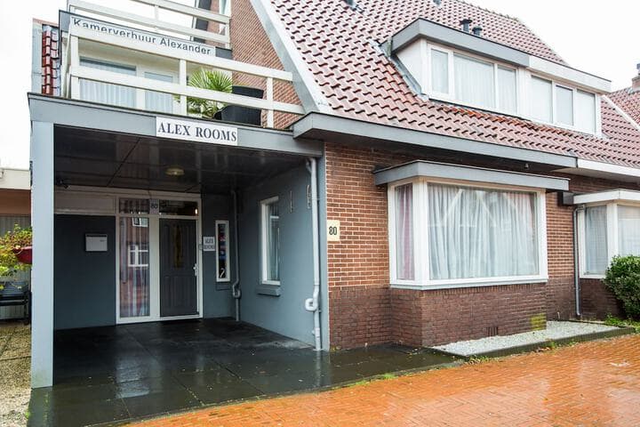 Alex Rooms photo 2