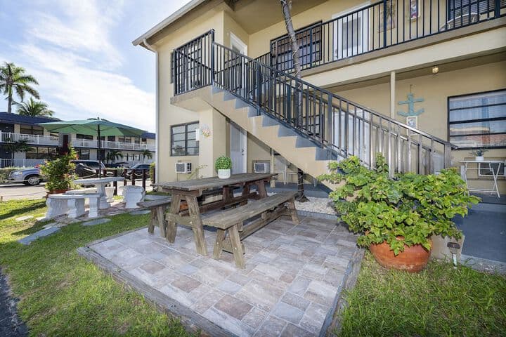 Tropic Isle Hotel&Apartment photo 2
