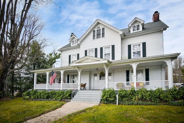 Love Lane Bed & Breakfast photo 3