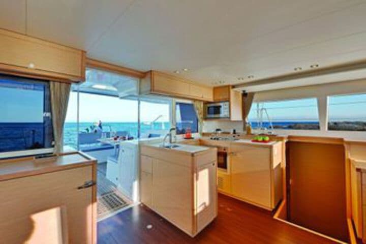 Catamarano Mauticat Boat & Breakfast photo 3