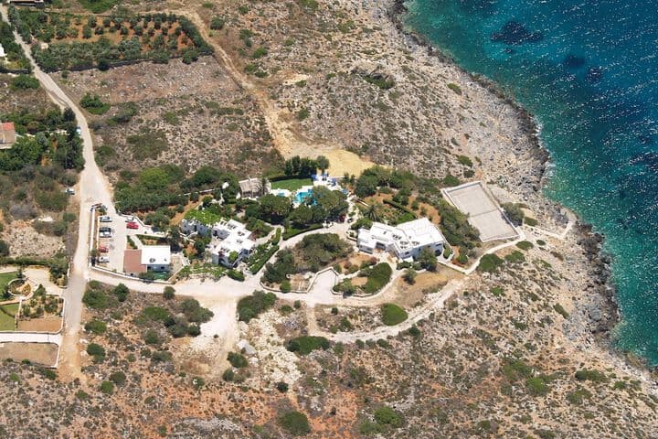 Alianthos Suites photo 3