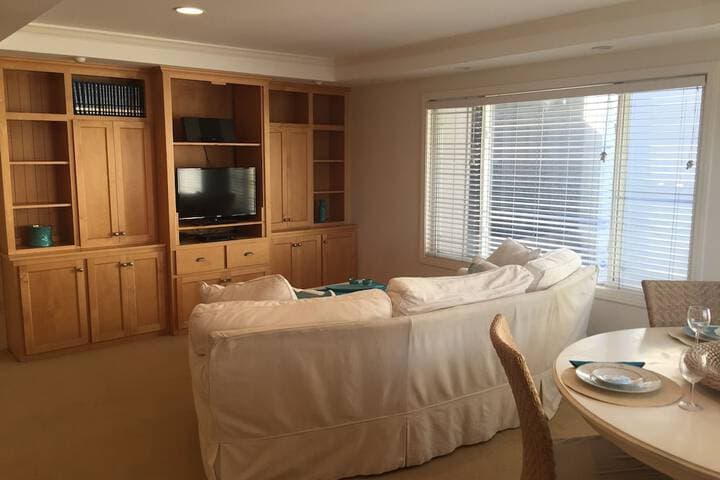 2 Bedroom Townhome 2 Mins. to the Beach photo 5