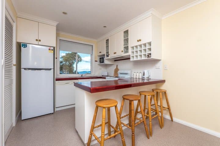 Family Home at Kingston Beach photo 5