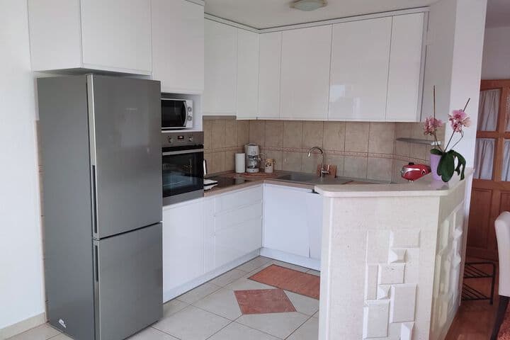House Topic photo 3