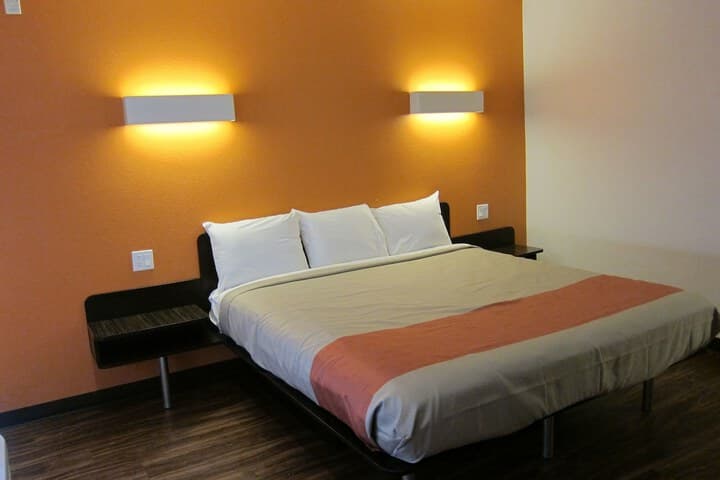 Pacific Inn photo 2