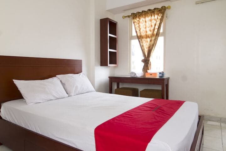 RedDoorz Apartment at Margonda Residence photo 2