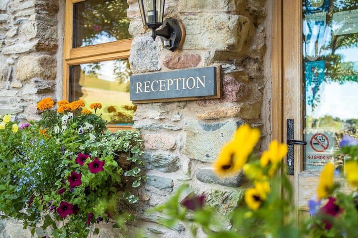 The Wayside&Whisky Barn photo 4