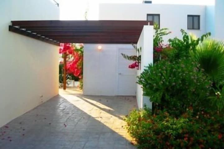 Aura Holiday Villas photo 3