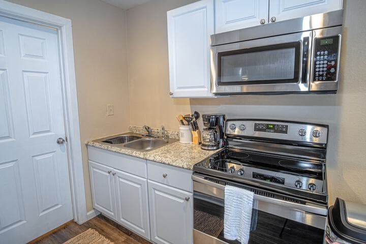 Remodeled Guest House Near Downtown / military Base photo 5